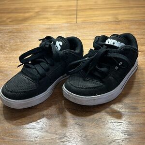 Osiris Toddler size 5 sneakers